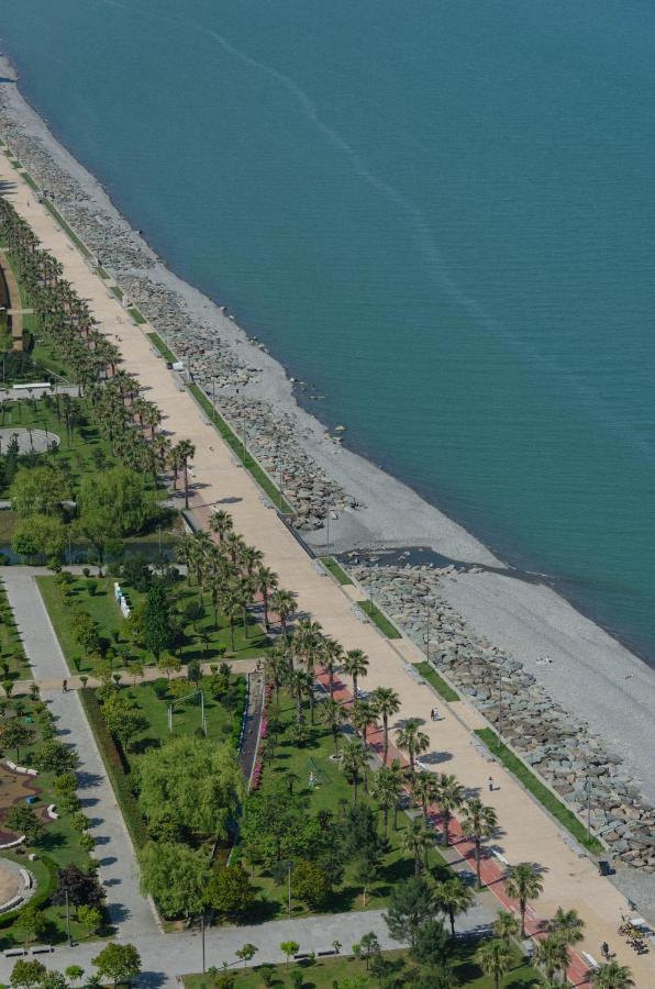 Kartuli Hotel Batumi Exterior photo